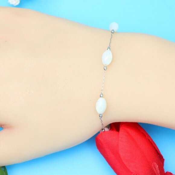 Chic & Stylish Bracelet – A Thoughtful Gift for Women and Girls, DYC1134 - Picture 3 of 9